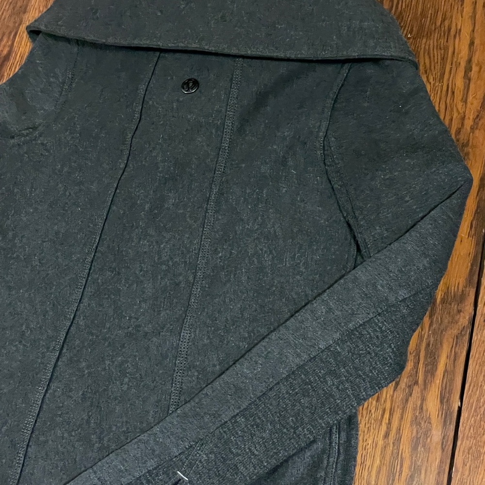 Lululemon Virasana Blanket Wrap Heathered Black - Picture 13 of 16